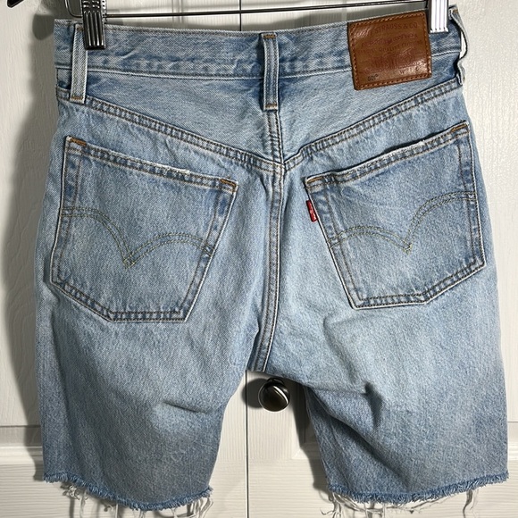 Levi’s premium denim shorts - Picture 2 of 8
